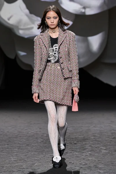 Look 43
